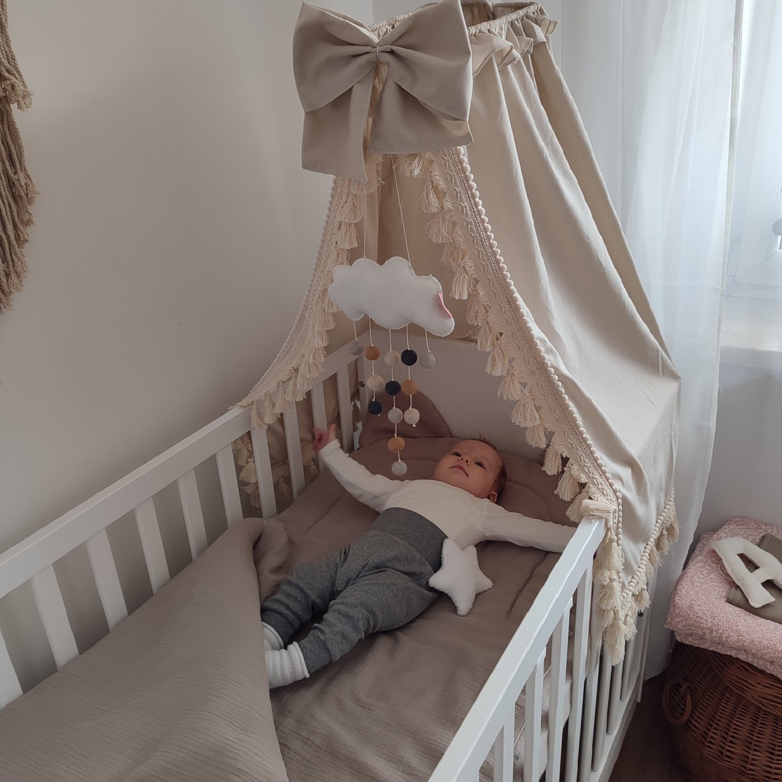 Boho-Bettbaldachin aus Baumwolle mit Gestell Boho-Bettbaldachin aus Baumwolle mit Gestell