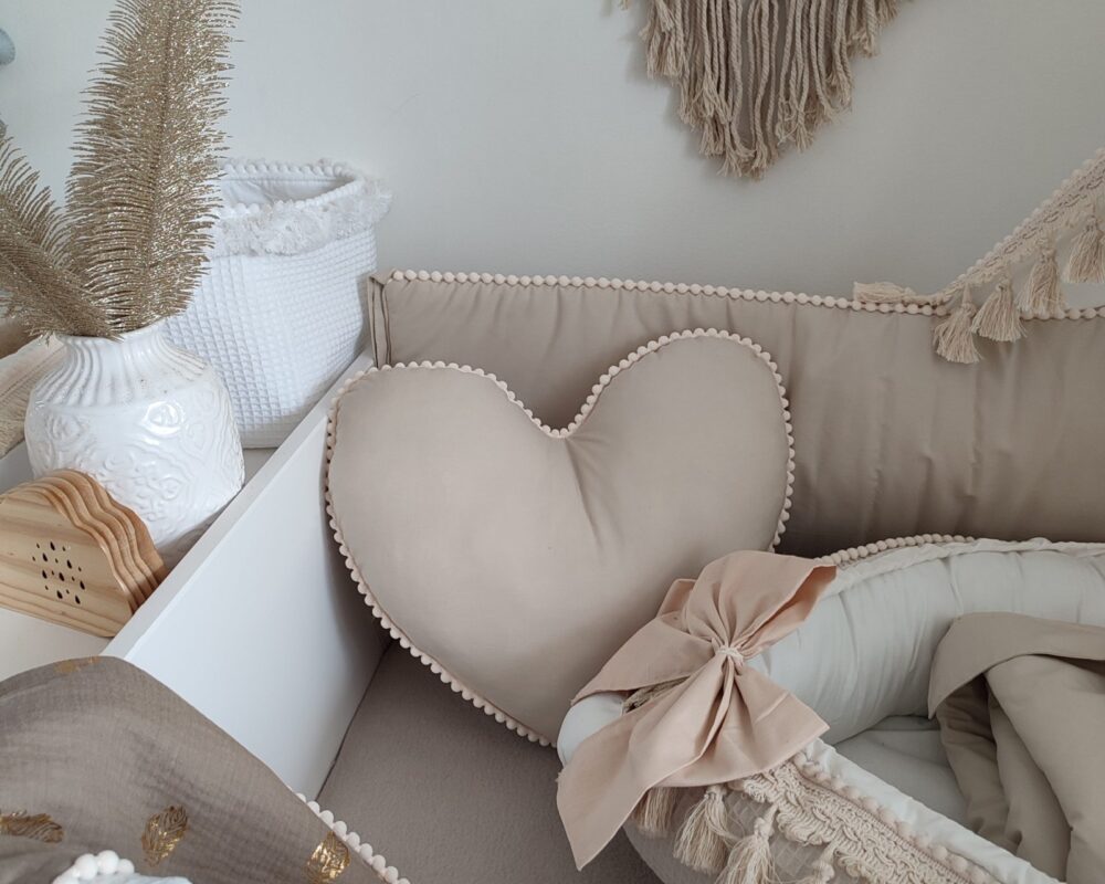 Boho-Nestchen mit Pompons