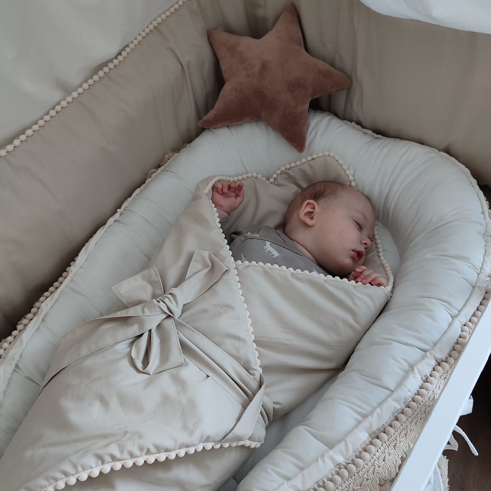Boho-Nestchen mit Pompons