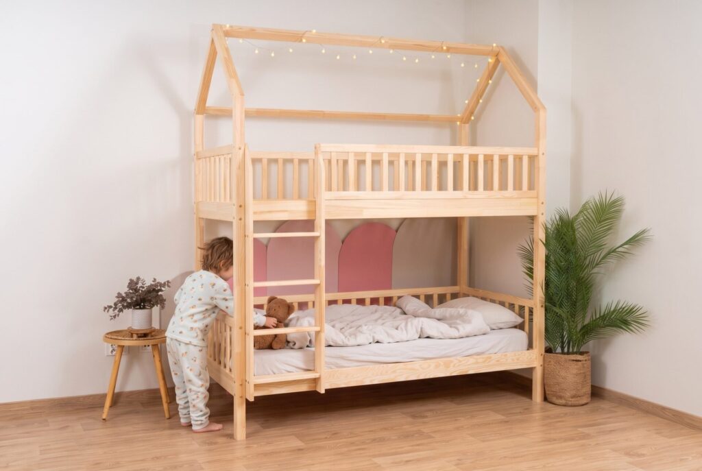 Etagenbett für Kinder KOSMO Long aus Kiefernholz im Kinderzimmer